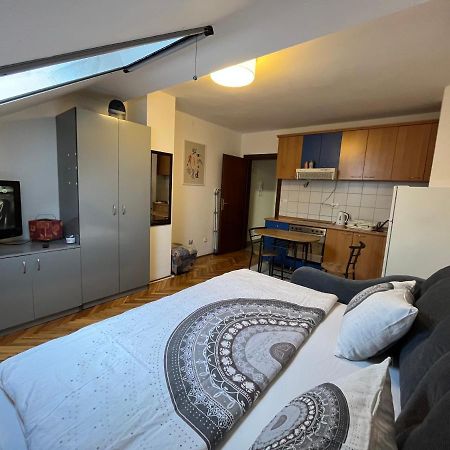 Studio In The Centre Of Novi Sad Apartment Exterior photo